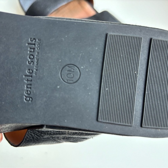 Gentle Souls Black and Brown Sandals Minimalist Design - Picture 4 of 4